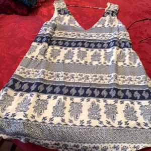 Medium dress blue and white